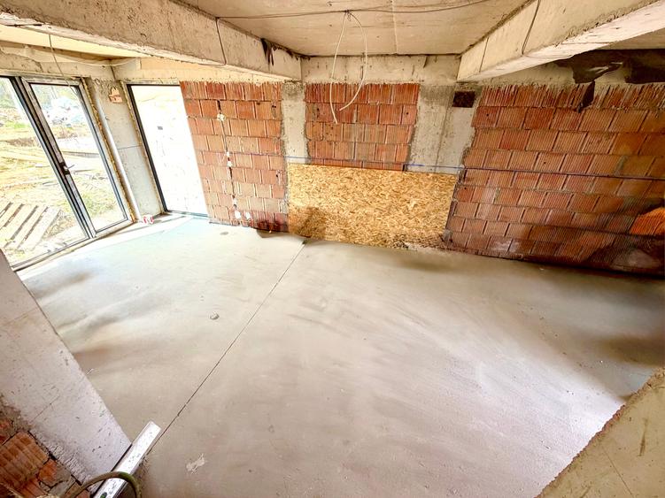 Duplex cu 4 camere cu Canalizare în Splaiul Unirii