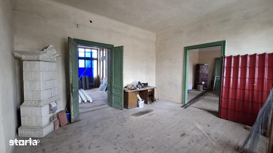Casă cu 7 camere cu Teren 525 Mp în Ilia
