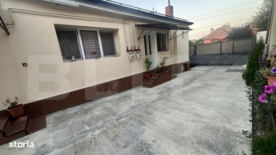 Casă cu 3 camere în Cârăști