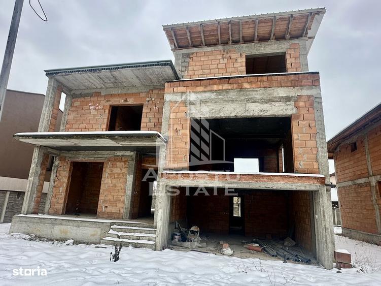 Casă cu 4 camere în Central