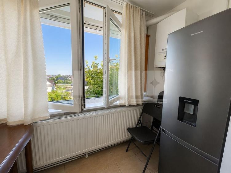 Apartament cu 3 camere semidecomandat, mobilat în Sud-Est