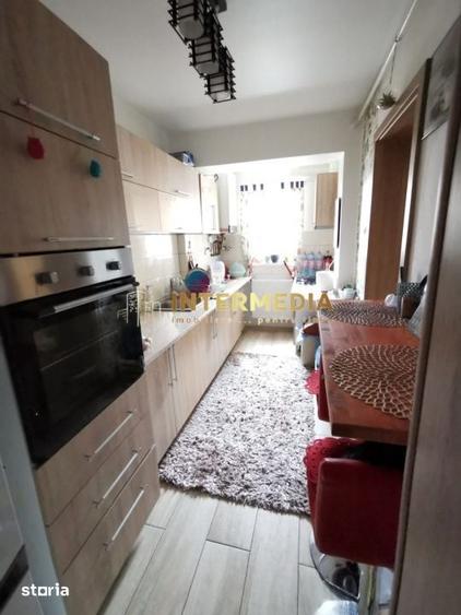 Apartament cu 3 camere decomandat în Cetate