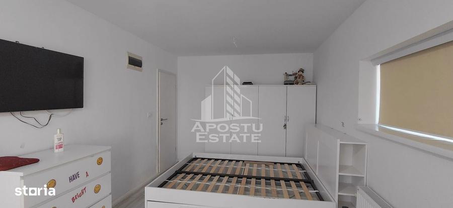 Casă cu 5 camere cu Teren 320 Mp în Dumbrăvița