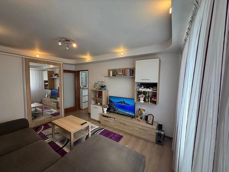 Apartament cu 2 camere decomandat în Noua