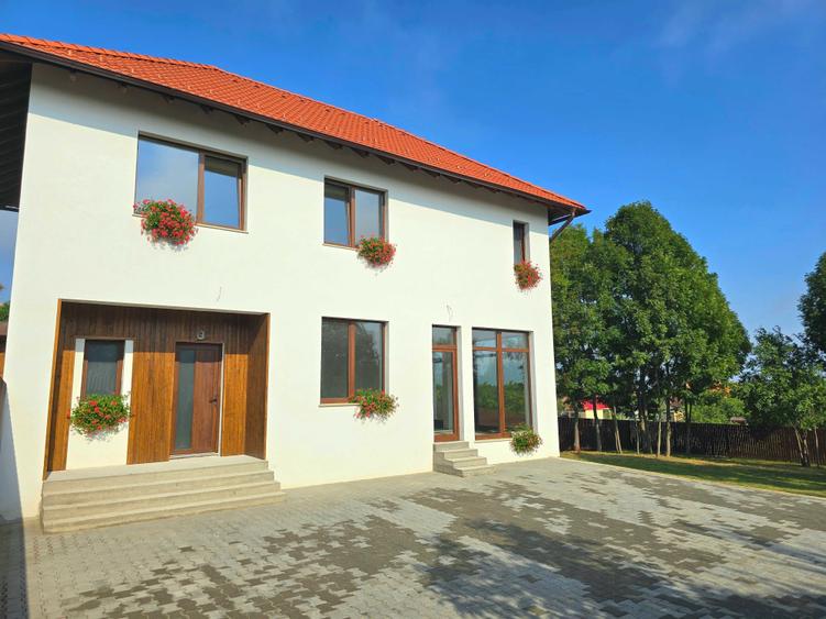 Casă cu 4 camere în Gheorghieni