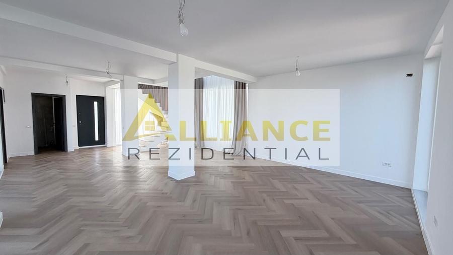 Casă individuală cu 4 camere cu Canalizare în Berceni