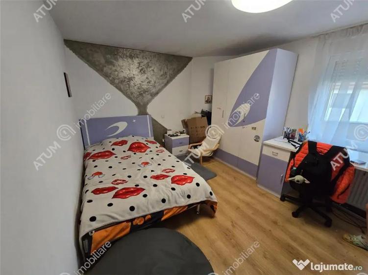 Casă cu 8 camere cu Teren 500 Mp în Vasile Aaron