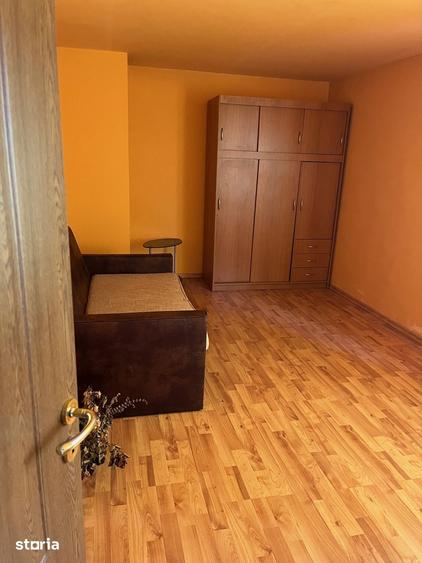 Casă cu 4 camere cu Teren 1035 Mp în Vadu Pașii