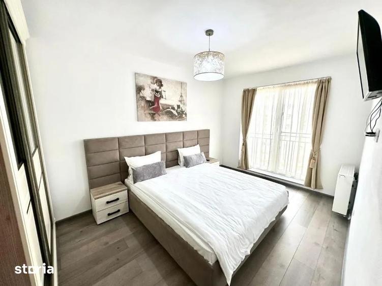 Apartament cu 3 camere decomandat în Tractorul