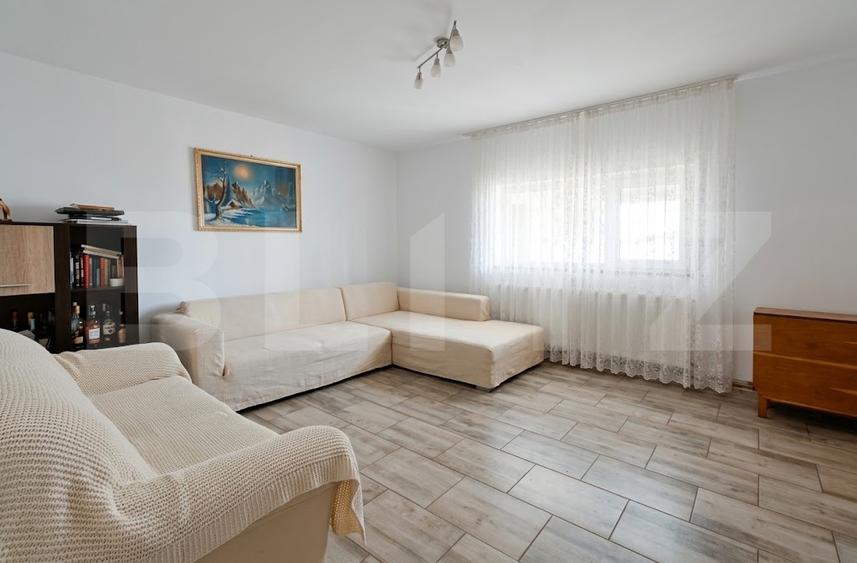 Casă individuală cu 6 camere cu Canalizare în Sânandrei