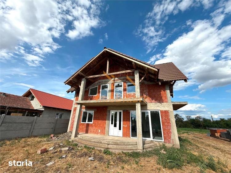 Casă cu 4 camere cu Teren 1439 Mp în Inand