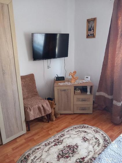 Apartament cu 2 camere semidecomandat în Pod