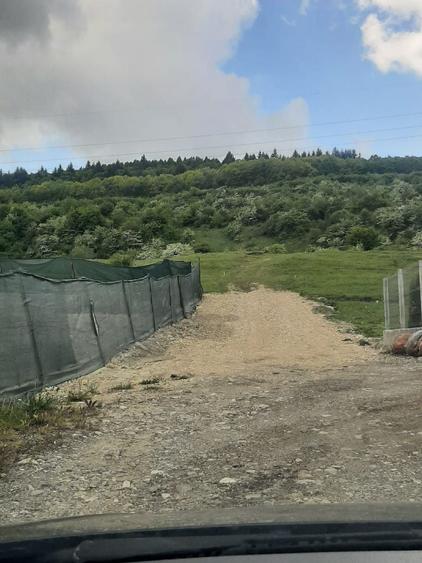 Teren Construcții extravilan de 4133 mp, în Vâlcele
