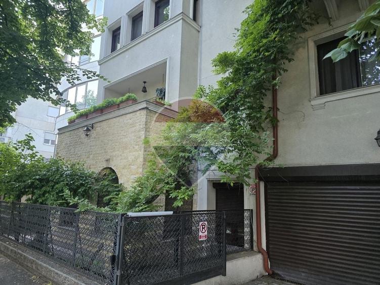 Proprietate unică formată din doua apartamente vila B-dul Primaverii - 20