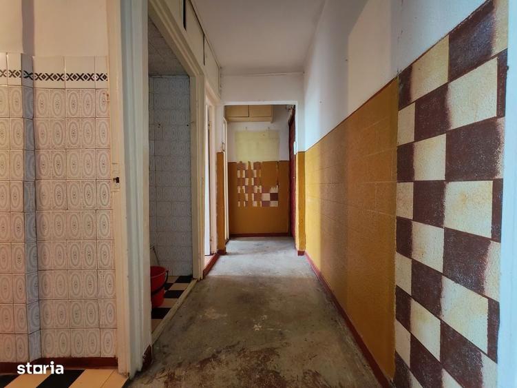Apartament cu 3 camere în Km 4