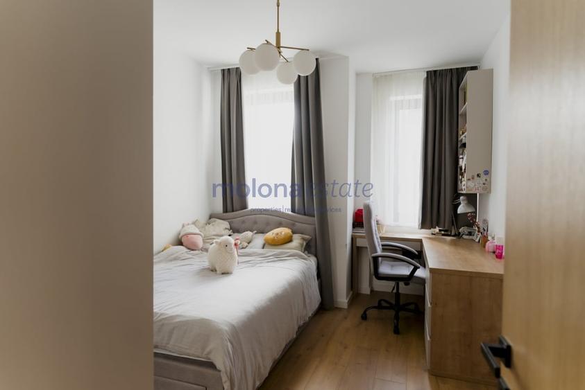 Duplex cu 12 camere cu Canalizare în Andrei Mureșanu