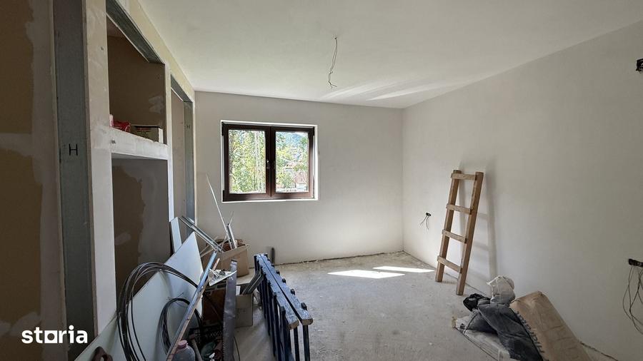 Casă cu 6 camere cu Teren 1806 Mp în Sadova