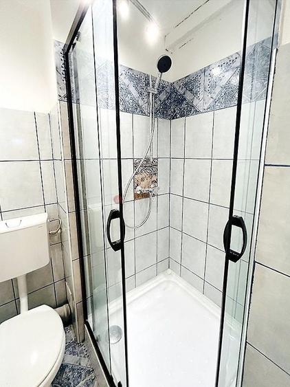 Apartament cu 3 camere decomandat, mobilat în Tractorul