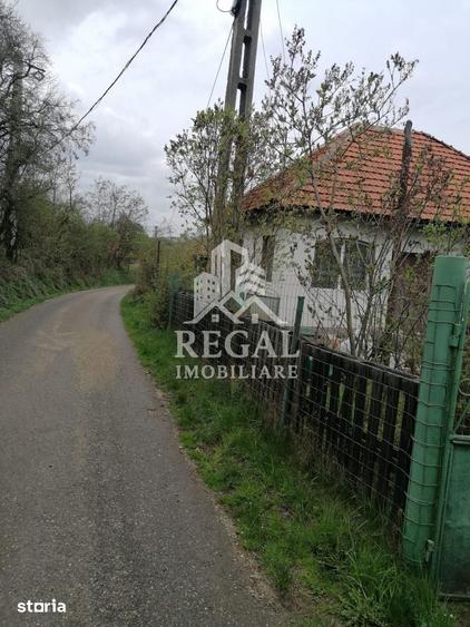 Casă cu 2 camere cu Teren 17600 Mp în Lelese