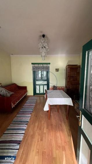 Casă cu 5 camere cu Teren 2000 Mp în Dumitra