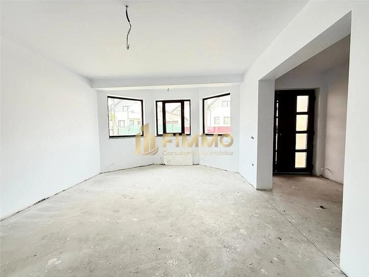 Casă cu 6 camere cu Teren 400 Mp în Ipotești