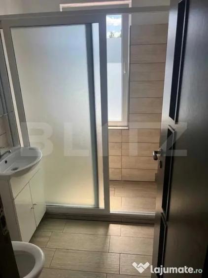 Apartament cu 3 camere semidecomandat în Tudor