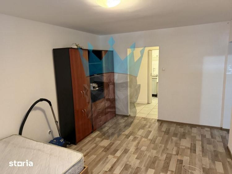 Apartament cu 3 camere în Tei