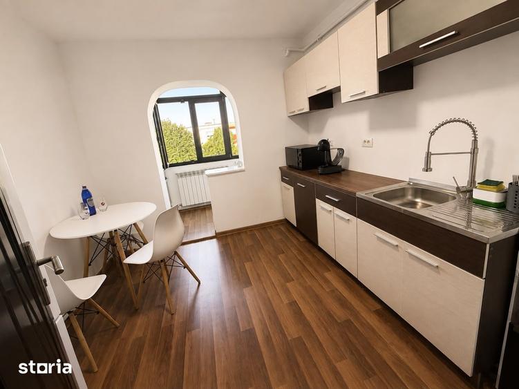 Apartament cu 2 camere decomandat în Universitate