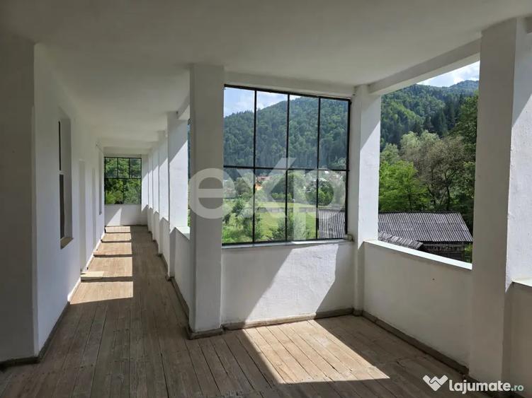 Casă cu 6 camere cu Teren 15524 Mp în Voineasa
