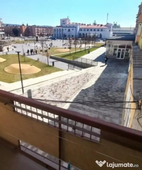 Apartament cu 3 camere decomandat în Câmpia Turzii