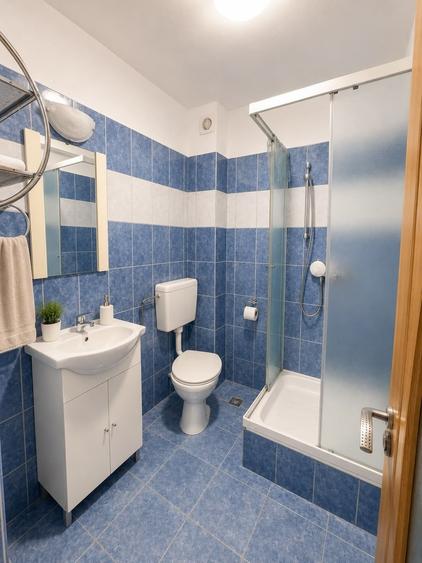 Apartament cu 3 camere decomandat în Gușterița