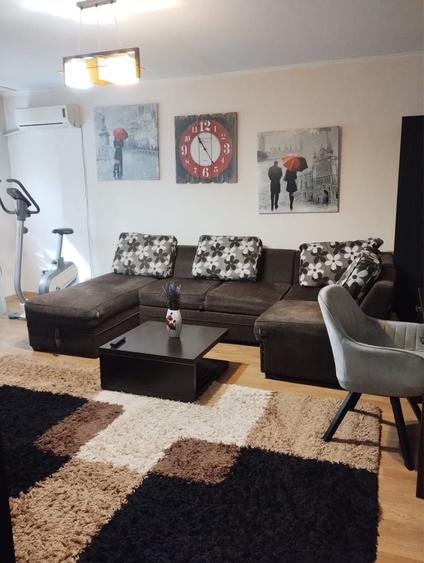 Apartament cu 2 camere decomandat în Uverturii