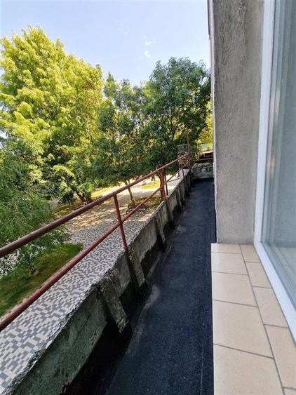 Apartament cu 3 camere semidecomandat în Cantemir