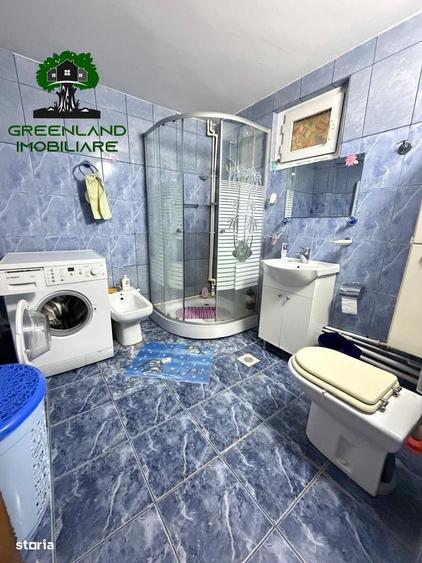 Casă cu 4 camere în Podul de Fier