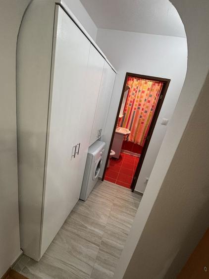 Apartament cu 2 camere semidecomandat în Nicolae Titulescu