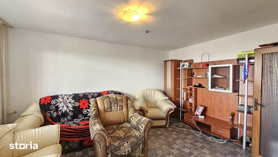 Apartament cu 3 camere decomandat în Micro 17