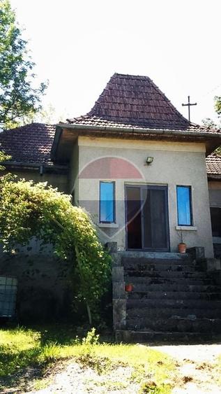 Casă individuală cu 4 camere cu Teren 6676 Mp în Provița de Sus