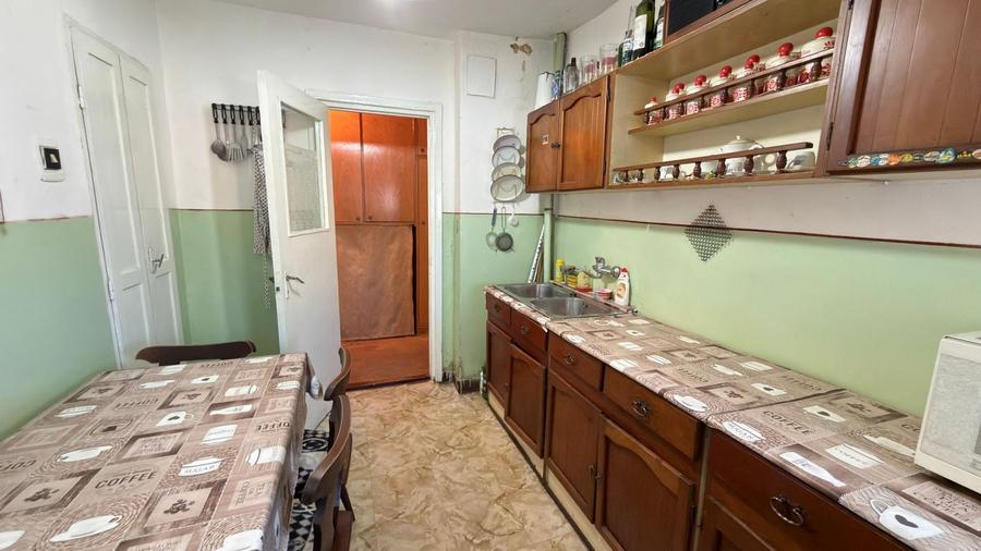 Apartament cu 3 camere semidecomandat, mobilat în Ultracentral