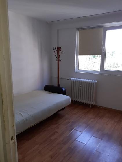 Apartament cu 2 camere decomandat în Drumul Taberei