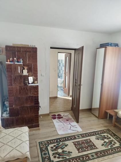 Casă cu 4 camere în Ciorăști