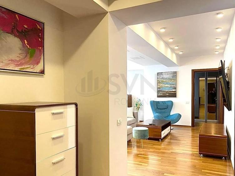 Apartament cu 3 camere semidecomandat în Pipera