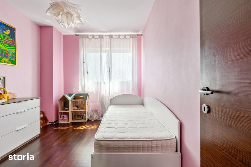Apartament cu 3 camere semidecomandat în Gara de Nord