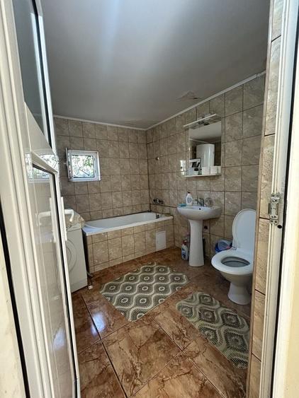 Casă cu 4 camere în Vasile Alecsandri