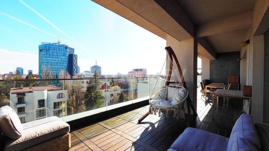 Apartament cu 4 camere decomandat, mobilat în Aviatorilor