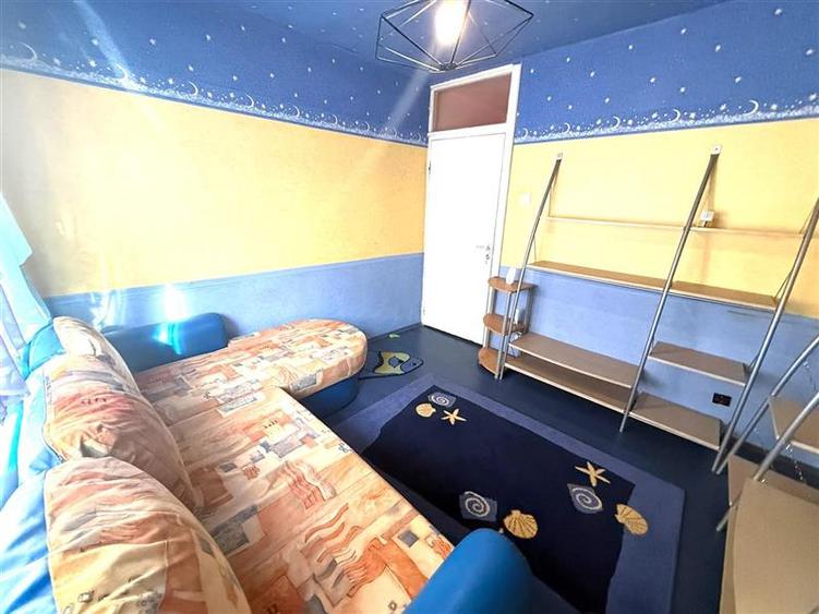Apartament cu 3 camere decomandat în Aradului