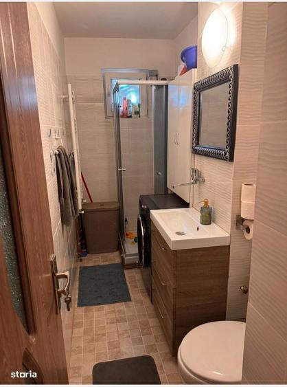 Apartament Craiovita,et 3/4 cu centrala,mobilat - 3