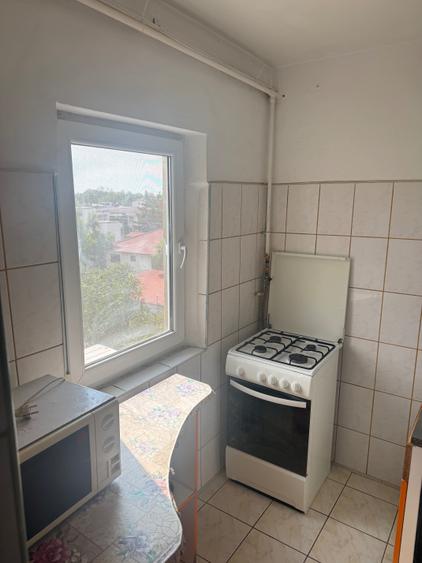 Garsonieră decomandată în Sud