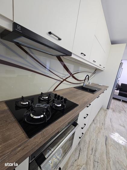 Apartament cu 3 camere decomandat în Dâmbul Rotund