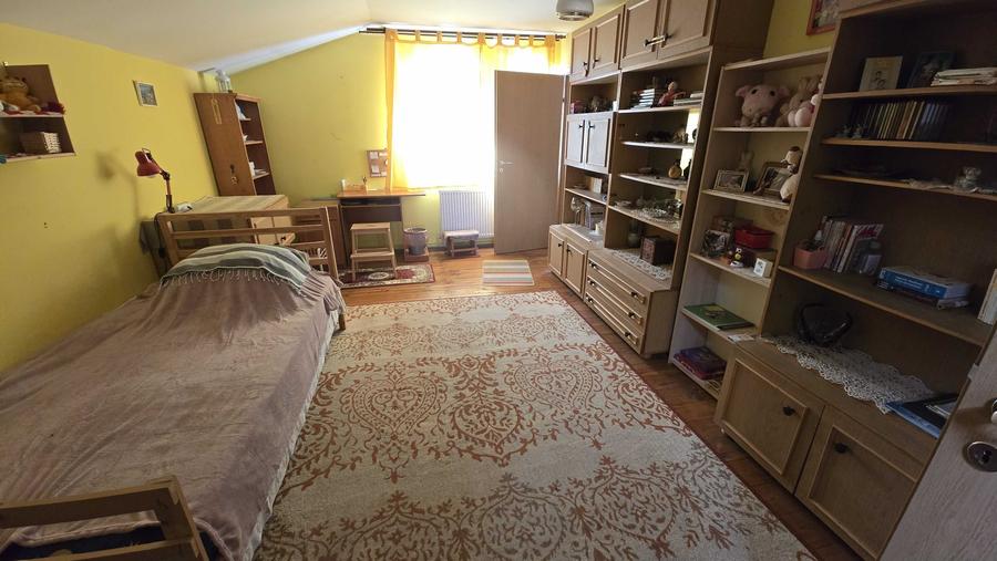 Casă cu 4 camere în Clinceni