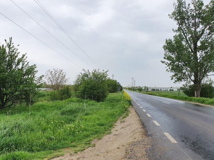 Teren agricol extravilan de 8945 mp, în Vidra